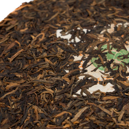 Pressed Raw Pu-erh Tea - Sheng pu-erh 2000 raw material from the village of Laobanzhang Menghai "Da Yi" 357 g, 