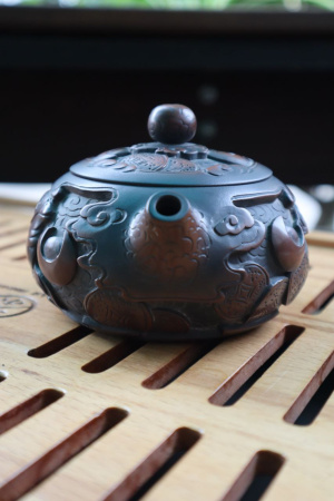 Глиняный чайник из Цзяньшуй, Юньнань "Жаба и жемчуг", 250 мл. Price: ₽53,240 rub.