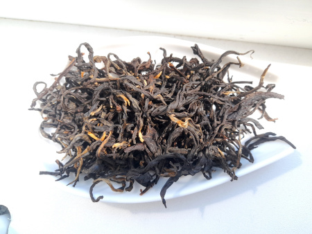 Red tea Fengqing laoshu shaihong (Sun-dried red tea from old trees of Fengqing)