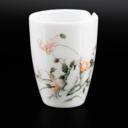 Hand-painted porcelain chahai "Flower Garden" 220ml. Price: ₽10,840 rub.