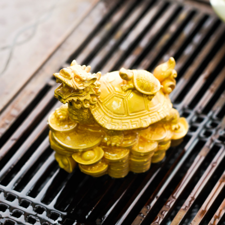 Чайная игрушка меняющая цвет большой "Золотой дракончик". Price: ₽2,370 rub.