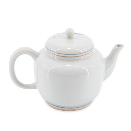Hand-painted porcelain teapot "Privacy", 180 ml. Price: ₽3,240 rub.