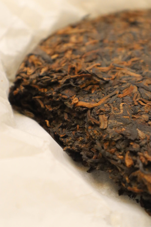 Pressed Rip Pu-erh Tea - Шу пуэр 2013 г. "Цветение" завода "Чжоуши" 360 г, 