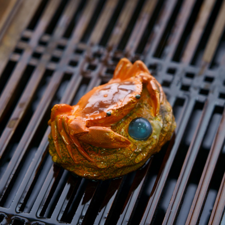 Чайная фигурка меняющая цвет "Краб с жемчугом". Price: ₽1,690 rub.