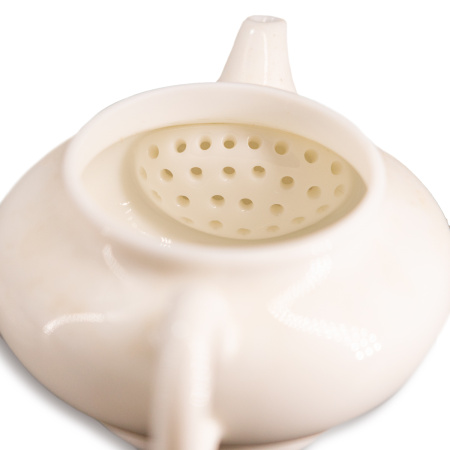 Porcelain teapot "Whiteness" 130 ml.. Price: ₽2,350 rub.