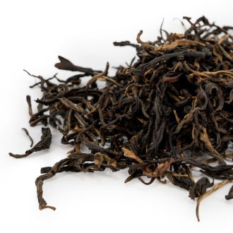 Red tea Jingmai da shu shaihong (Red tea from large puer trees of the Jingmai Mountains)